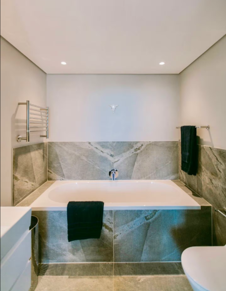 To Let 2 Bedroom Property for Rent in Green Point Western Cape